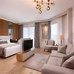 The Pearl 3*
