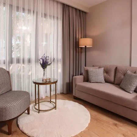 Отель The Pearl 3*